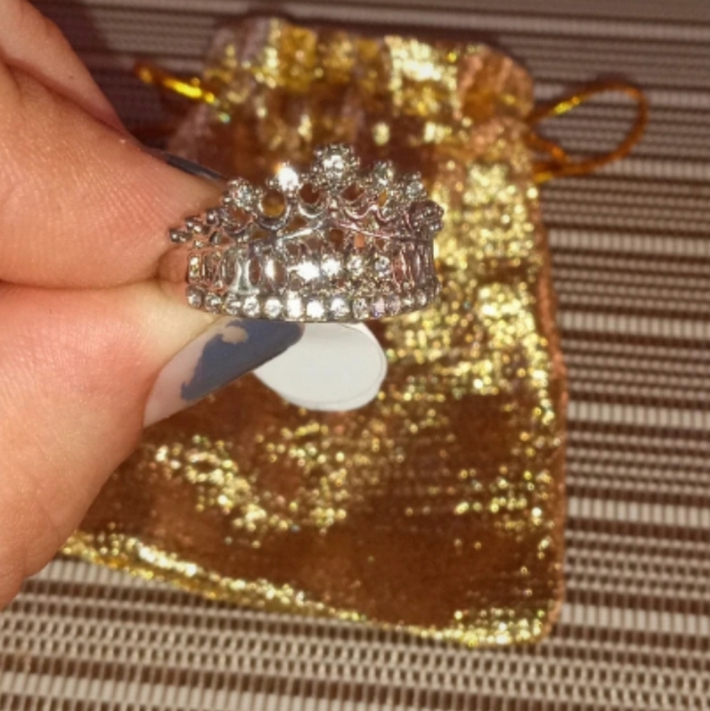 Princess Crown Ring - Picture 3 of 5